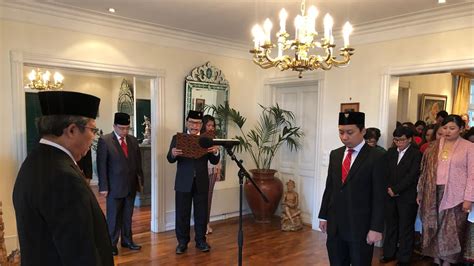 Tumpeng Meriahkan Upacara Hut Ke Ri Di Kbri Oslo Yang Diguyur Hujan