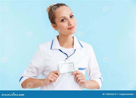 Magnifique Femme Blonde En Uniforme Debout Image Stock Image Du Insigne Femelle