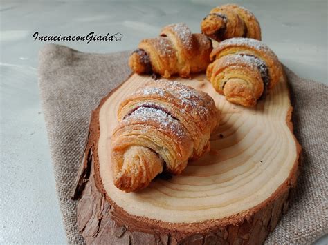 CORNETTI DI FINTA SFOGLIA In Cucina Con Giada