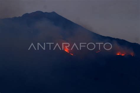 Kebakaran Hutan Lereng Gunung Arjuno Antara Foto