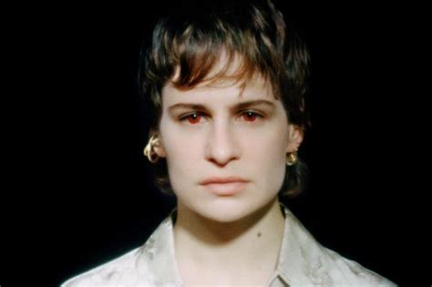 Christine And The Queens De Retour Avec Six Nouveaux Titres Crumpe