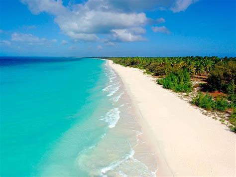 Les Plus Belles Plages Et Lagons Du Monde Belle Plage Beau Paysage