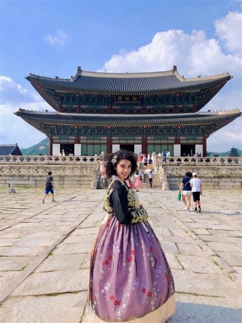 Hanbok Rental and Exploration of Gyeongbokgung Palace | CIEE