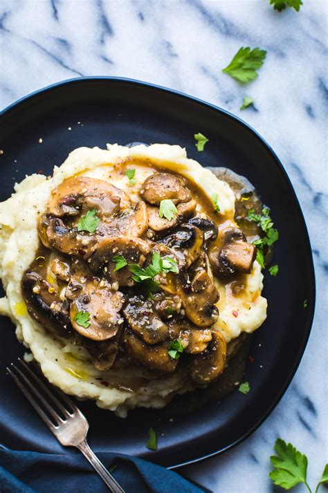 Mashed Potatoes With Gravy