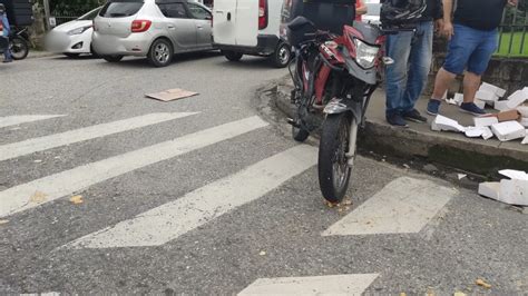 Motociclista Tem Suspeita De Fratura Ap S Acidente Em Brusque