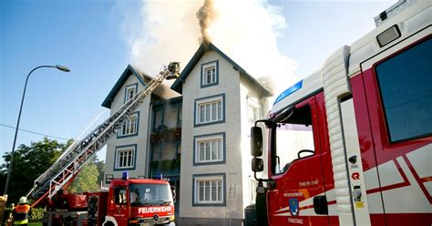 Zwei Verletzte Dachstuhl In Frastanz Stand In Flammen Krone At