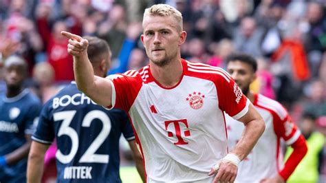 FC Bayern De Ligt Wieder Am Ball