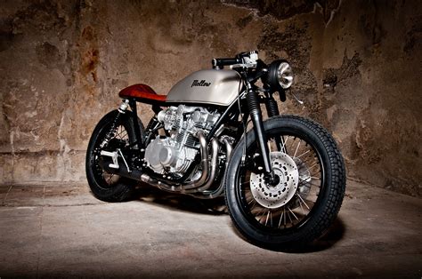 Chill Factor Suzuki GS550 Cafe Racer Return Of The Cafe Racers