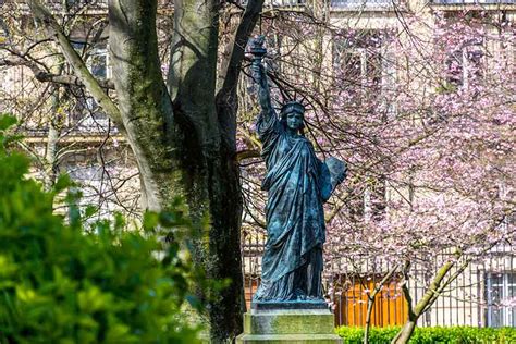 Statue Of Liberty Luxembourg Gardens Paris France Fasci Garden