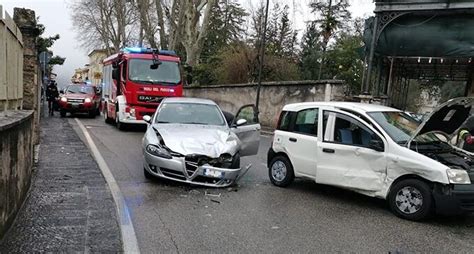 Isola Del Liri Rocambolesco Incidente A Tavernanuova Tre Feriti