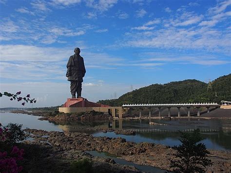 statue  unity wikipedia