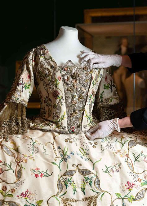 Princess Charlotte Of Wales Wedding Dress Displayed At Palace