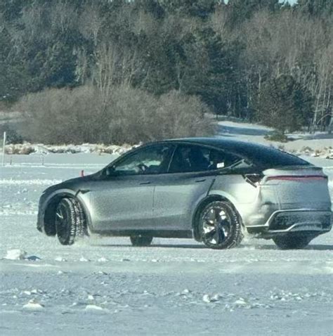 2025 Model Y Juniper Facelift Caught Uncovered With Side Vents And Two