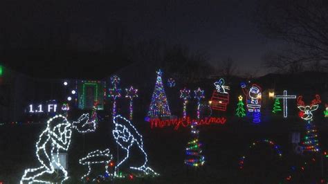 Christmas light show brings cheer and gives back to the community ...