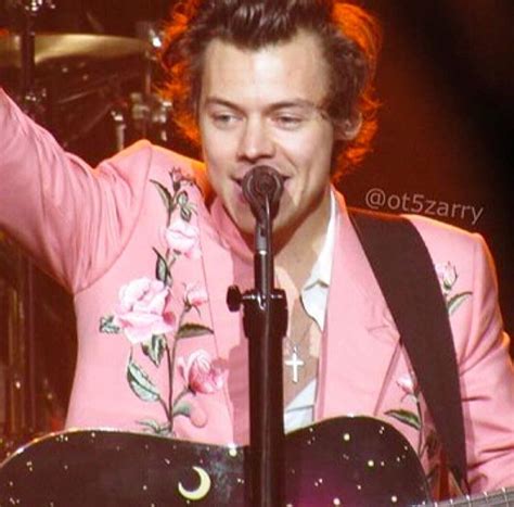 Harry On Stage Tonight Dallas Us June Harry Styles Live