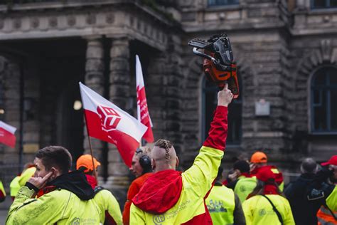 Tarif Und Besoldungsrunde L Nder Ohne Hessen Warnstreiks