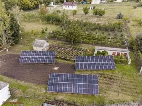 Nou Panouri Fotovoltaice Pe Blocurile Locative Sau Parc Fotovoltaic