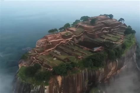 Sigiriya Istana Megah Di Atas Batu Misterius Rahwana Britakan