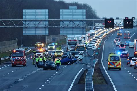 Ernstig Verkeersongeval Op De A28 Bij Staphorst Snelweg Afgesloten