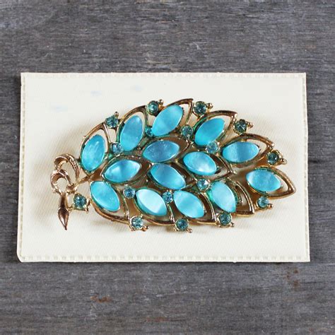 Vintage Mid Century Brooch Pin Blue Turquoise Beads And Gold Tone Metal