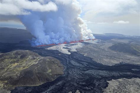 Icelands Famous Blue Lagoon Evacuated As Volcano…