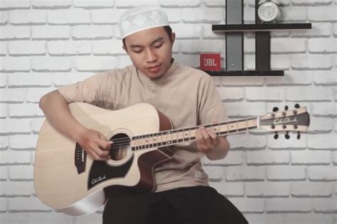 Lirik Dan Chord Gitar Sholawat Shollallahu Ala Muhammad Versi Akustik