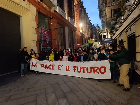 Marcia Della Pace A Genova Un Messaggio Di Speranza Per Il