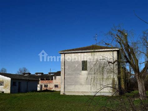 Vendita Villa Unifamiliare In Via Cantone Castelnovo Di Sotto Da