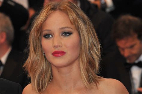 Jennifer Lawrence Nudes Leaked After Apple ICloud Exploit Hacked