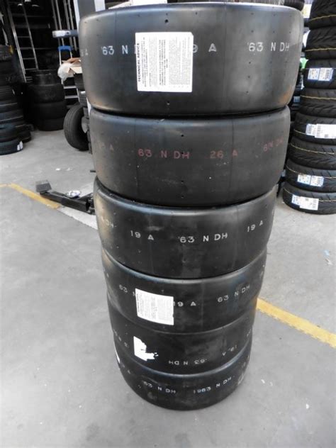 Pirelli Slicks 225 625 17 Dh Neu 2015 33701 Motorsportmarktde