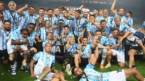 Racing Coronado Con El Trofeo De Campeones La Revancha Ante Boca