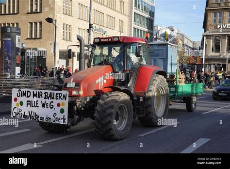 K Ln Bauern Demo Bauern Proteste In K Ln Bauern Blockieren Mit Ihren