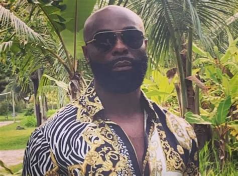 Kaaris Le Rappeur Se Fait Caillasser Par Une Bande De Jeunes La