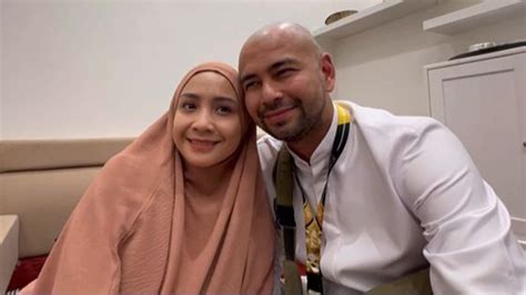 10 Potret Raffi Ahmad Tampil Botak Usai Ibadah Haji Rayyanza Sampai