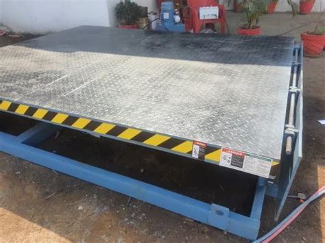 Hydraulic Dock Leveler In Bihta Mild Steel 6 15 Ton At Rs 195000 In