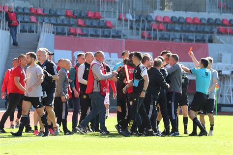 Sanc Iuni Dure Dup B Taia General De La Fc Hermannstadt U Cluj