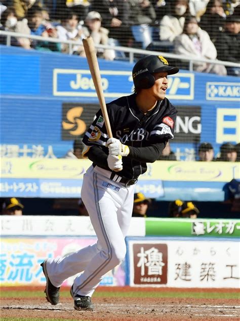 5回無死、右越えソロを放つ三森（撮影・安藤由華） 三森と牧原大、正二塁手争いへ打撃アピール ソフトバンクホークス 写真・画像23