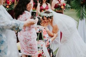 A Tropical Disney Wedding at Aulani Resort in Hawaii | Disney Weddings