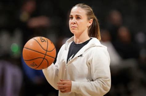 Becky Hammon Wins Her First Game As A Wnba Coach With The Las Vegas