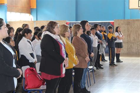 ESCUELA NOBEL GABRIELA CONMEMORA EL NATALICIO DE LUCILA GODOY ALCAYAGA