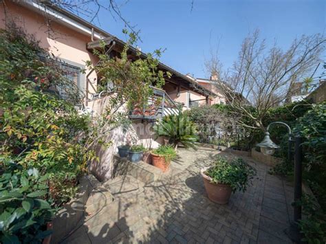 Vendita Villa A Schiera In Via Del Casale Lumbroso Roma Ottimo