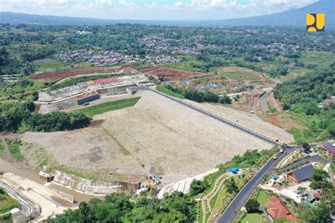 Foto Mengenal Bendungan Kering Jurus Jokowi Kendalikan Banjir Di