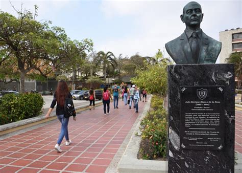 A las 10 30 a m Uniatlántico lanza el libro Cátedra Julio Enrique