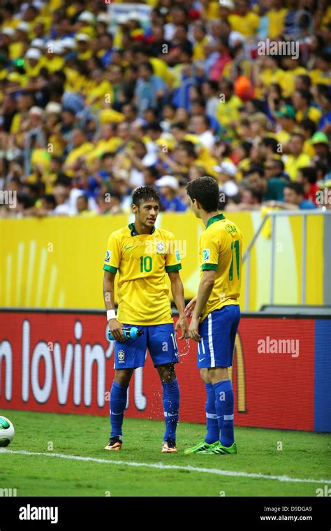 Neymar And Oscar Hi Res Stock Photography And Images Alamy