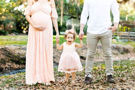 Maternity Photos With Toddler Sugar Spice And Sparkle