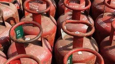 Commercial Lpg Cylinder Rates Hiked By Domestic Lpg Prices