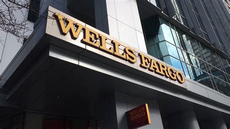 Ex Wells Fargo Exec Admits To Hiding Phony Accounts Scandal Charlotte