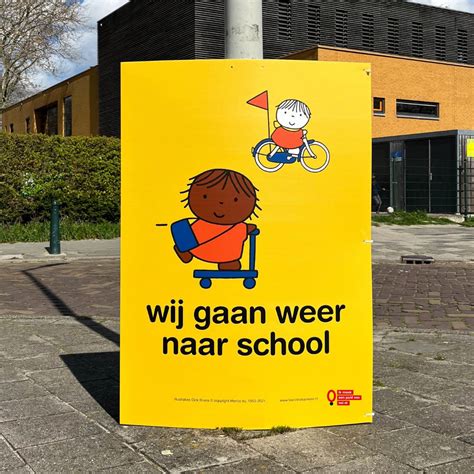 Sandwichbord Wij Gaan Weer Naar School Jonge Kinderen Veilig In Het