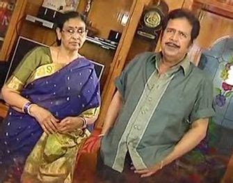 Giri Babu Family Wife Biography Parents children's Marriage Photos