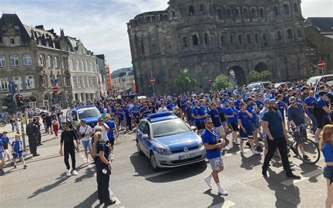 Polizei Trier Zieht Positive Bilanz Aus Dem Eintracht Spiel Gegen